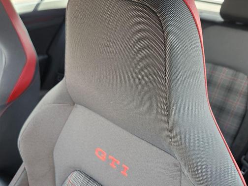 2024 Volkswagen Golf GTI 2.0T S DSG