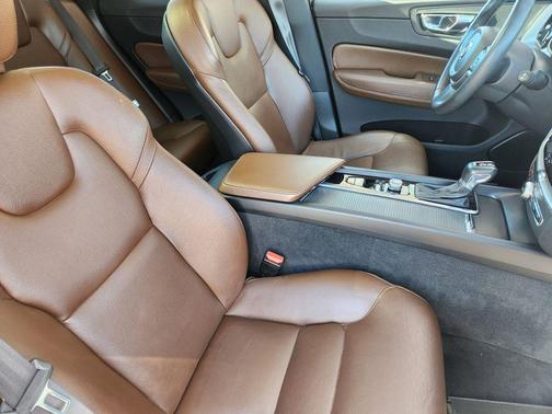 2019 Volvo XC60 T6 Momentum