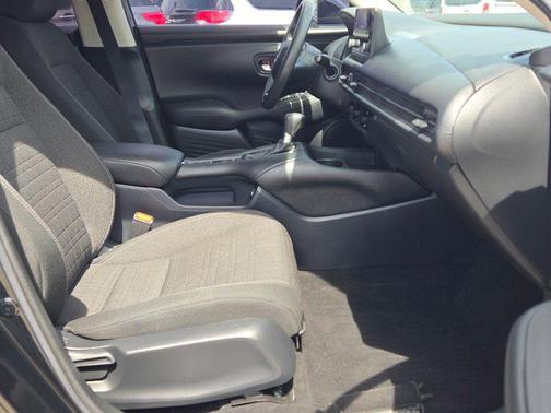 Crystal Black Pearl 2023 Honda HR-V LX