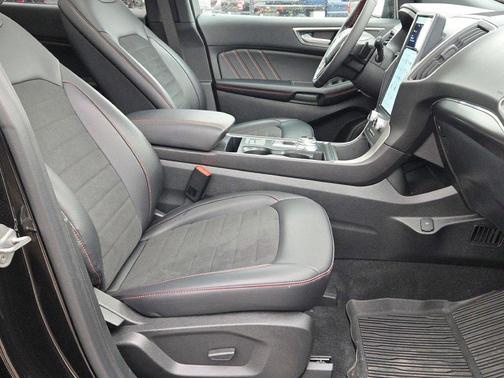 2022 Ford Edge ST Line