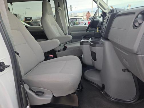 2013 Ford E350 Super Duty XL