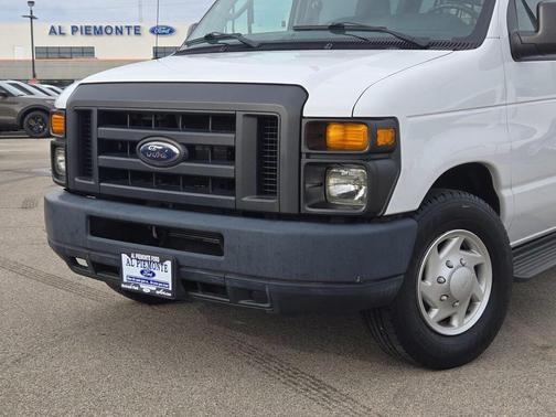 2013 Ford E350 Super Duty XL