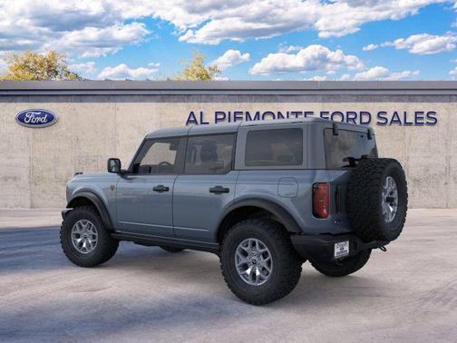 Azure Gray Metallic Tri-Coat 2025 Ford Bronco Badlands