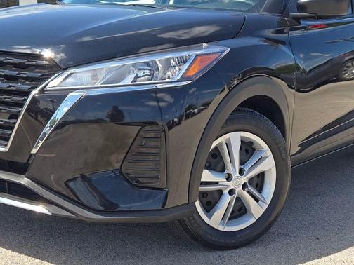 2023 Nissan Kicks S