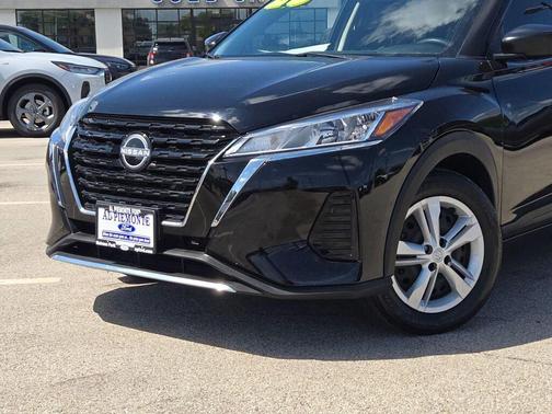 2023 Nissan Kicks S