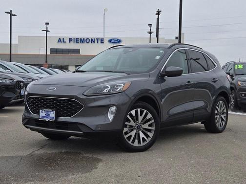 2022 Ford Escape Titanium