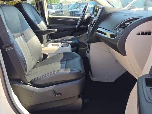 2012 Chrysler Town & Country Touring