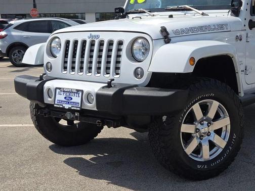 2016 Jeep Wrangler Unlimited Sahara