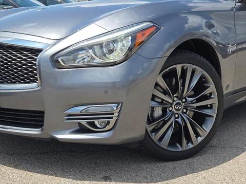 2016 INFINITI Q70 3.7X