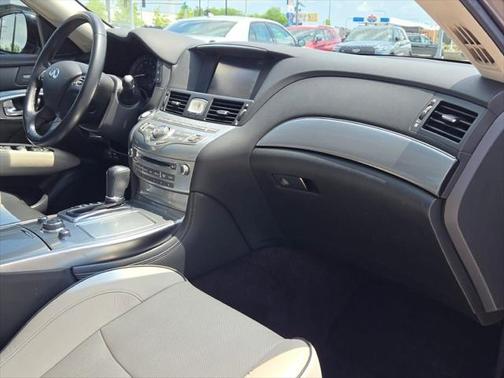 2016 INFINITI Q70 3.7X