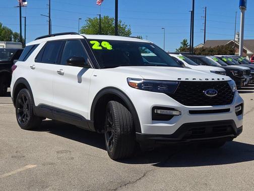 Star White Metallic Tri-Coat 2024 Ford Explorer ST-Line