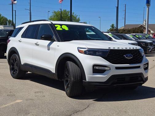 Star White Metallic Tri-Coat 2024 Ford Explorer ST-Line