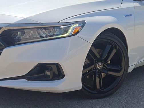 Platinum White Pearl 2022 Honda Accord Hybrid Sport