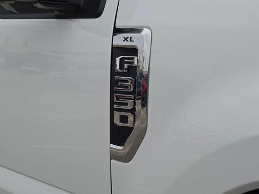 2022 Ford F-350 XL