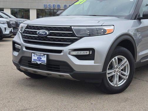 Silver Metallic 2021 Ford Explorer XLT
