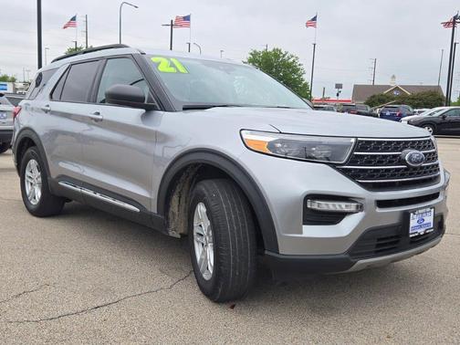 Silver Metallic 2021 Ford Explorer XLT
