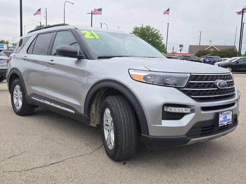 Silver Metallic 2021 Ford Explorer XLT