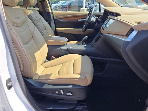 2019 Cadillac XT5 Platinum