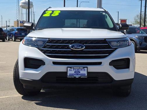 Oxford White 2023 Ford Explorer XLT