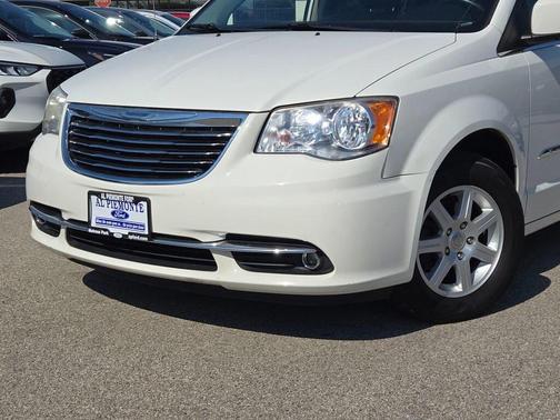 2012 Chrysler Town & Country Touring