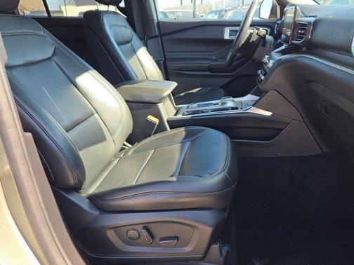 Silver Spruce Metallic 2020 Ford Explorer XLT