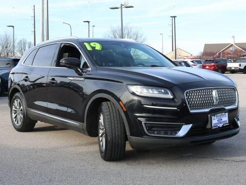 2019 Lincoln Nautilus Select