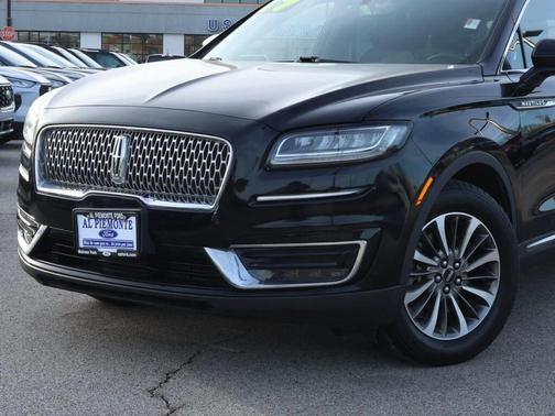 2019 Lincoln Nautilus Select