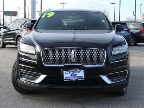 2019 Lincoln Nautilus Select