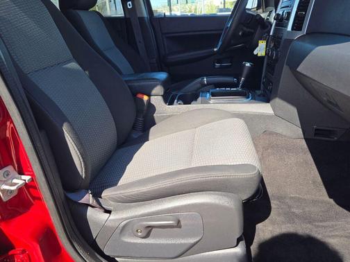 Inferno Red Crystal Pearlcoat 2009 Jeep Grand Cherokee Laredo