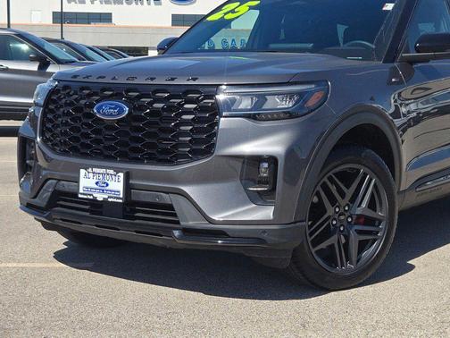 Gray Metallic 2025 Ford Explorer ST-Line