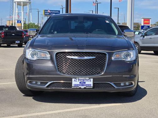 2019 Chrysler 300 Limited