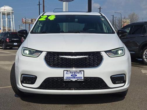 Bright White 2024 Chrysler Pacifica Limited
