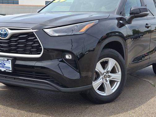 Midnight Black Metallic 2023 Toyota Highlander Hybrid LE