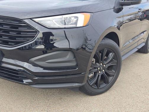 Agate Black Metallic 2022 Ford Edge SE