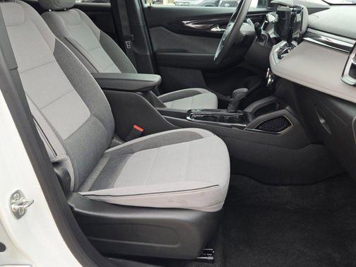 Summit White 2025 Chevrolet Trailblazer LT
