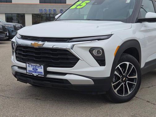 Summit White 2025 Chevrolet Trailblazer LT