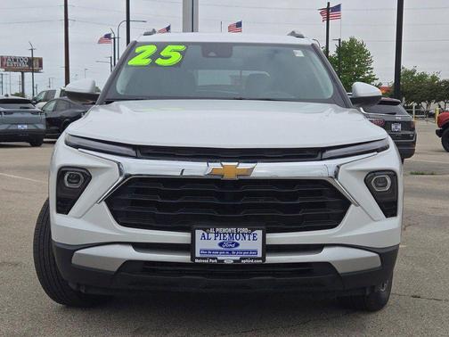 Summit White 2025 Chevrolet Trailblazer LT