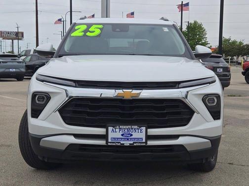 Summit White 2025 Chevrolet Trailblazer LT