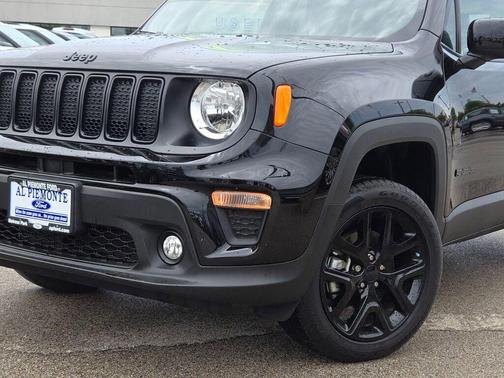 Black Clearcoat 2023 Jeep Renegade Altitude