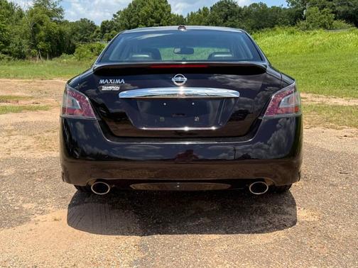 Black 2013 Nissan Maxima SV
