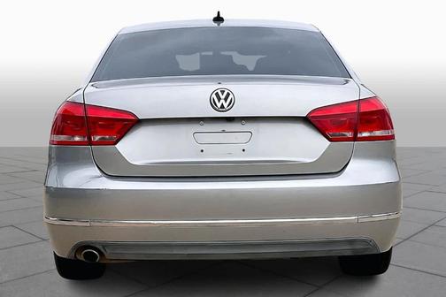 2014 Volkswagen Passat Auto SEL Premium