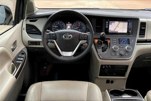 2017 Toyota Sienna Limited Premium