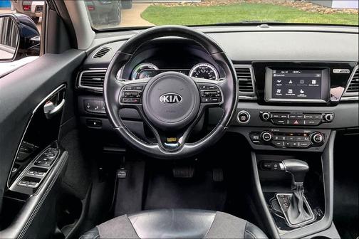 Aurora Black Pearl 2018 Kia Niro EX