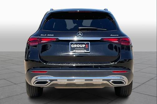 Obsidian Black Metallic 2025 Mercedes-Benz GLC 300 4MATIC