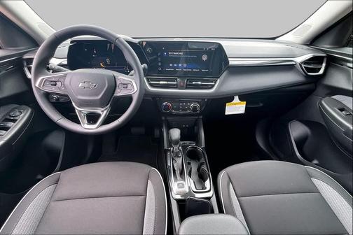 Mosaic Black Metallic 2026 Chevrolet Trailblazer LT