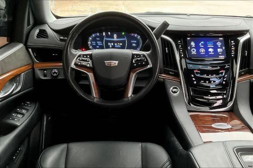 2017 Cadillac Escalade Luxury