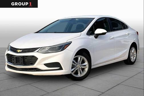 Summit White 2018 Chevrolet Cruze LT