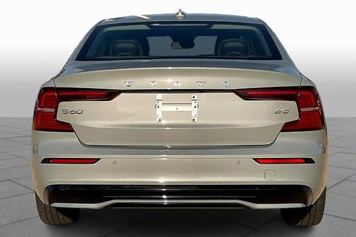 2024 Volvo S60 B5 Core Dark Theme