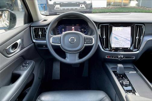 2024 Volvo S60 B5 Core Dark Theme