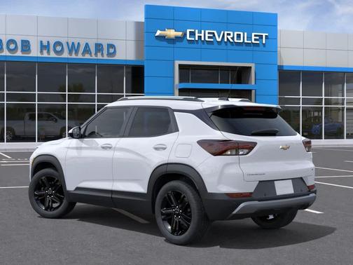 Summit White 2026 Chevrolet Trailblazer LT